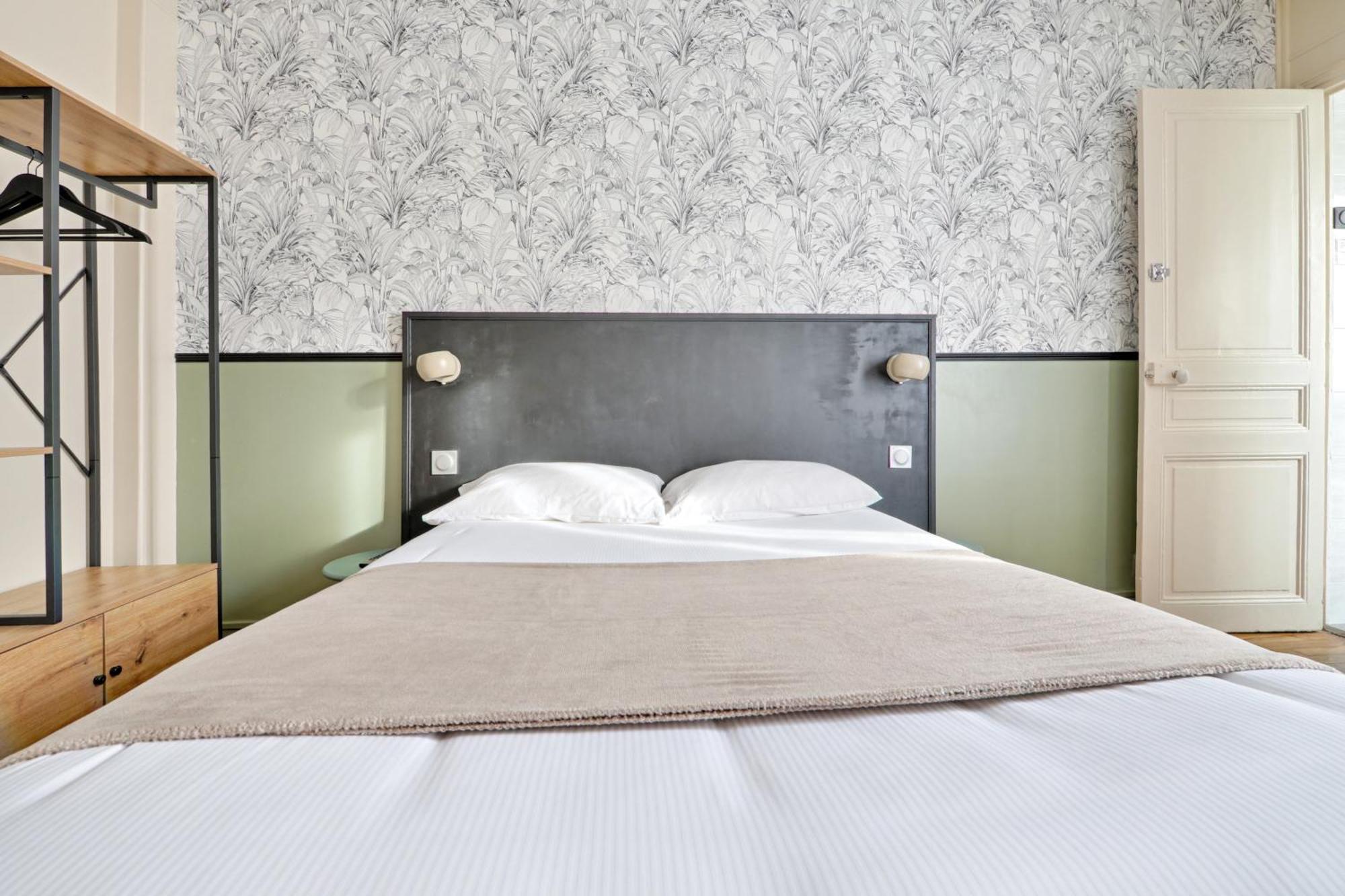Le Florus Hotel Montrouge Exterior photo